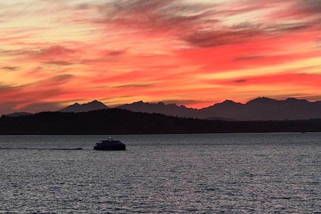 WEST SEATTLE WEEKEND SCENES: Sky sights