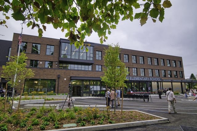Seattle Public Schools and Teachers Union ratify three-year contract with 8.8% salary increases and expanded student support