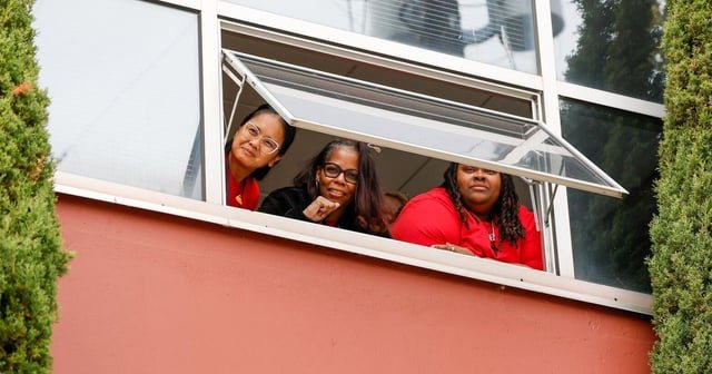 Teacher strike averted; Seattle schools will start Wednesday