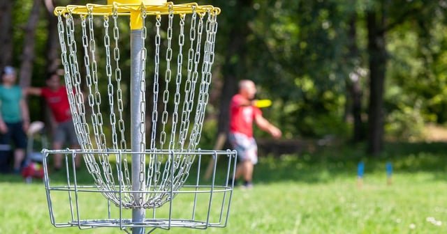 Disc Golf Drama: Neighbors oppose new course in Fairwood