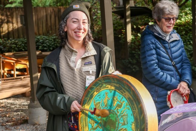 VIDEO, PHOTOS: Salmon watch starts at Fauntleroy Creek, hours before musical circle to welcome coho