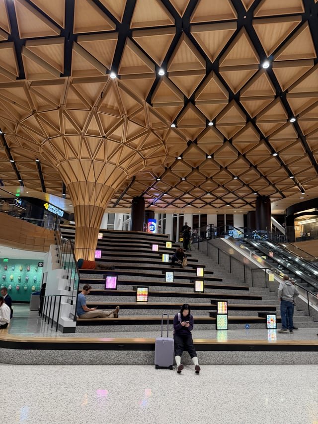 New C gates at Sea-Tac ✈️ Pretty cool to see the new terminal