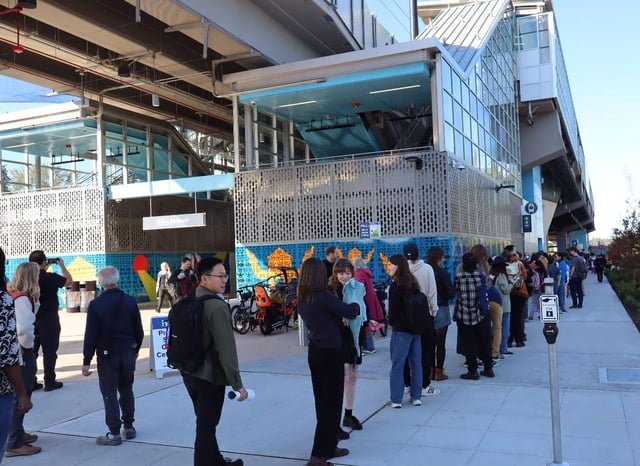 Scores Turn Out To Celebrate Sound Transit’s First Infill Station