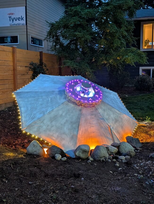 WEST SEATTLE HALLOWEEN: Unearthly decorations