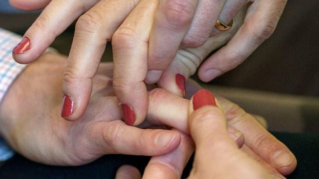 TIL DeafBlind people in Seattle have developed a new type of touch-based language called Protactile.