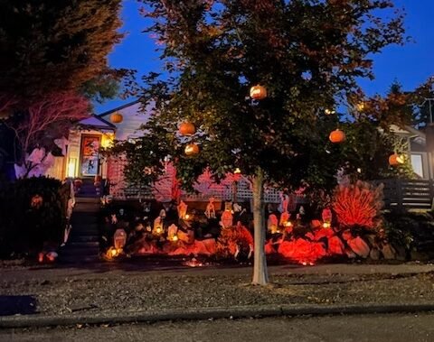 WEST SEATTLE HALLOWEEN: Seaview spookiness