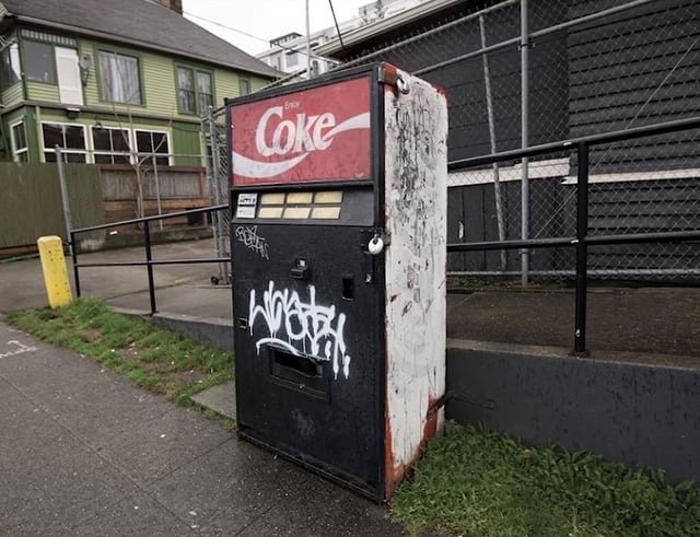 Does anyone else remember the mystery soda vending machine that used to be on capitol hill with all kinds of random and sometimes hard to find sodas?