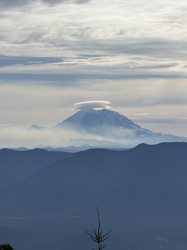 Mount Rainer from the top of Mount Si